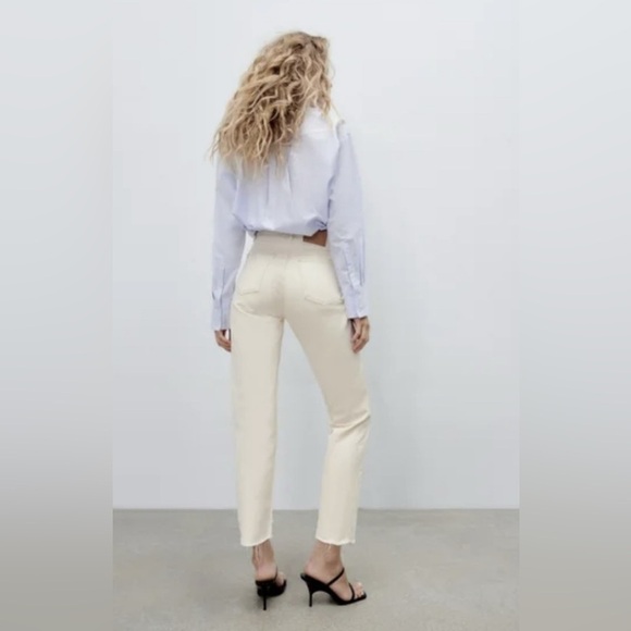 Zara - Cream Straight Leg Ankle Jeans with Frayed Hem Size 8 - Picture 3 of 7